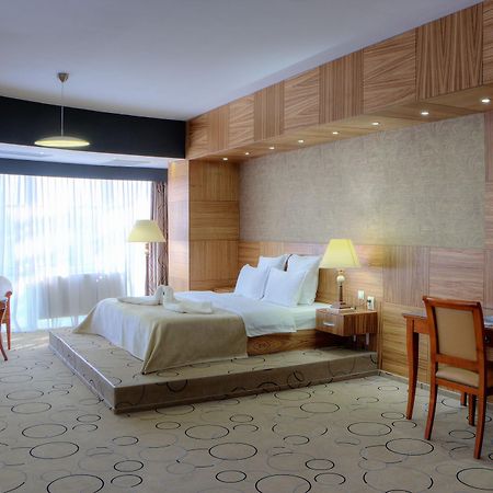 Hotel Oltenia Craiova Buitenkant foto