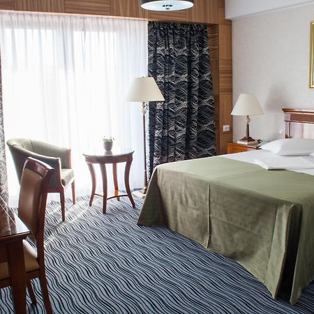 Hotel Oltenia Craiova Buitenkant foto