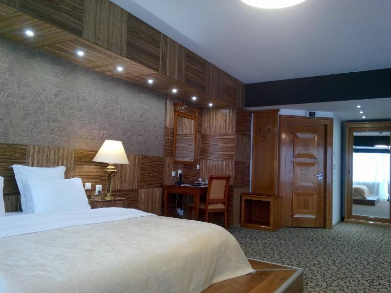 Hotel Oltenia Craiova Buitenkant foto
