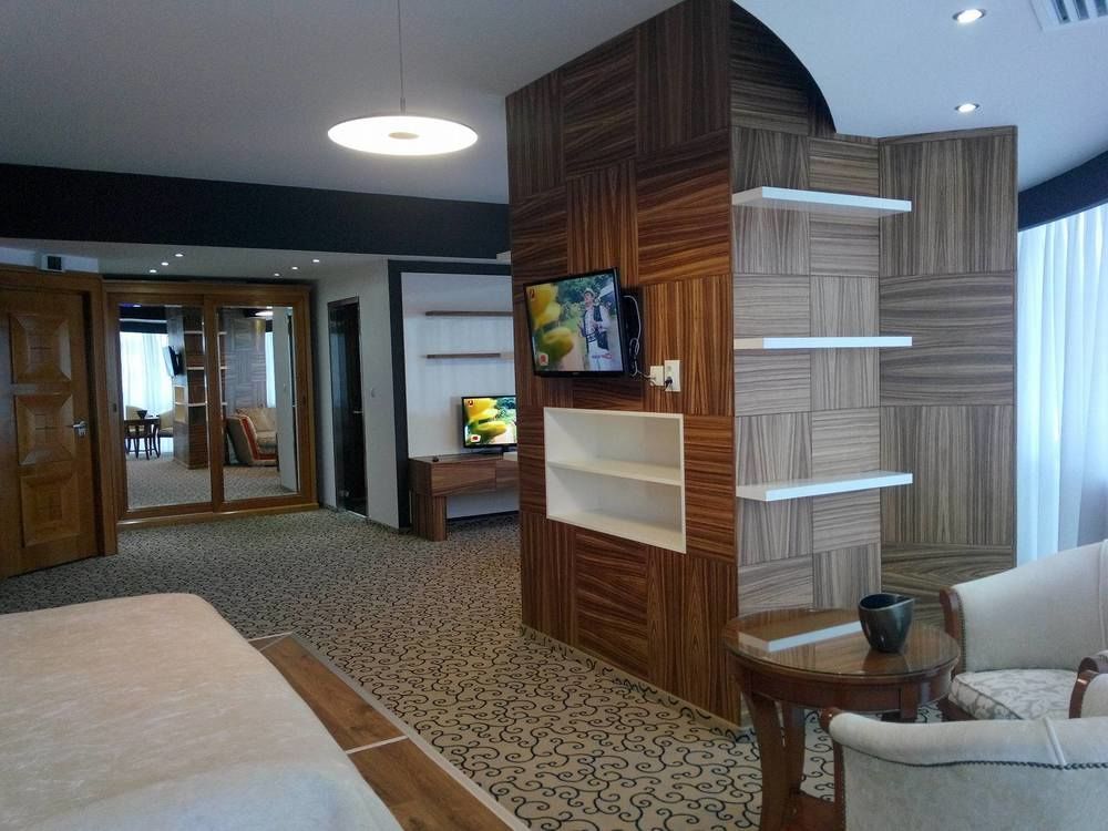 Hotel Oltenia Craiova Buitenkant foto